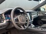 Volvo V60 2.0 T6 Plug-in hybrid AWD Plus Dark | Trekhaak | Sportstoelen | 360 Camera | Stoel en stuurwielverwarming | Voorruit verwarming | Adaptieve cruise control |