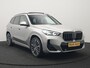 BMW X1 xDrive30e M Sport Plug In Hybrid 326pk Dealer O.H. PHEV | Panodak | Head Up | 360 Camera | Adaptive Cruise | Alcantara Sportstoelen Massage & Memory | Harman & Kardon | Stoelen & Stuur Verwarmd | Apple Carplay | 20"L.M | Blis | Keyless | Sfee
