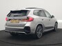 BMW X1 xDrive30e M Sport Plug In Hybrid 326pk Dealer O.H. PHEV | Panodak | Head Up | 360 Camera | Adaptive Cruise | Alcantara Sportstoelen Massage & Memory | Harman & Kardon | Stoelen & Stuur Verwarmd | Apple Carplay | 20"L.M | Blis | Keyless | Sfee