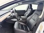 Tesla Model 3 SR+ 60kWh 326PK AutoPilot Leer PanoramaDak Adaptive Cruise Lmv 18" Camera's Elektr.-Stuur+Stoelen+Spiegels+Geheugen+Easy-Entry+Verwarmde stoelen Park assistent Pdc WIFI Ecc Lane-Assist Speed-Assist Navi LED Comfortstoelen Soh 87% ACC DAB Keyless en Voorverwarmen interieur via App One-Pedal-Drive Origineel Nederlandse auto tot 11kw laden thuis! Garantie Accu tot 10-12-2027 max 160.000km 1.584kg licht!