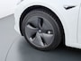 Tesla Model 3 RWD SR+ 60kWh 325PK Lmv 18" AutoPilot Leder PanoDak Adaptive-Cruise Lmv Camera's Elektr.-Stuur+Stoelen+Spiegels+Geheugen+Easy-Entry+Verwarmde stoelen Park assistent PDC WIFI Lane-Assist Speed-Assist Navi LED Comfortstoelen ACC DAB Keyless en Voorverwarmen interieur via App One-Pedal-Drive Origineel Nederlandse auto tot 11kw laden thuis! Garantie Accu tot 10-12-2027 max 160.000km 1.584kg licht!