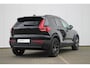 Volvo XC40 B4 Plus Black Edition | Visual Park Assist (incl. 360º view) | Schuif-/Kanteldak | Lichtmetalen Velgen 20"| Extra Getint Glas |  Nubuck/ Kunstlederen Bekleding | Apple Carplay/Android Auto | Premium Audio by Harman Kardon | Electronic Climate Controle