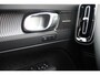 Volvo XC40 B4 Plus Black Edition | Panoramadak met schuif-/kanteldak | Visual Park Assist (incl. 360º view) | Extra Getint Glas | Nubuck/ Kunstlederen Bekleding | Apple Carplay/Android Auto | Premium Audio by Harman Kardon | Electronic Climate Controle