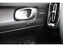 Volvo XC40 B4 Plus Black Edition | Panoramadak met schuif-/kanteldak | Visual Park Assist (incl. 360º view) | Extra Getint Glas | Nubuck/ Kunstlederen Bekleding | Apple Carplay/Android Auto | Premium Audio by Harman Kardon | Electronic Climate Controle