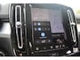 Volvo XC40 B4 Plus Black Edition | Panoramadak met schuif-/kanteldak | Visual Park Assist (incl. 360º view) | Extra Getint Glas | Nubuck/ Kunstlederen Bekleding | Apple Carplay/Android Auto | Premium Audio by Harman Kardon | Electronic Climate Controle