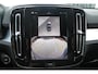 Volvo XC40 B4 Plus Black Edition | Panoramadak met schuif-/kanteldak | Visual Park Assist (incl. 360º view) | Extra Getint Glas | Nubuck/ Kunstlederen Bekleding | Apple Carplay/Android Auto | Premium Audio by Harman Kardon | Electronic Climate Controle