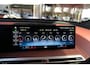 BMW iX XDrive50 High Executive 112 kWh/M-Sportpakket/ACC/B&W/HUD/Laser/Achterasbesturing/Trekhaak/Stoelventillatie