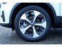 Volvo XC40 B4 Plus Dark | Semi- Elektrische Trekhaak | Verwarmde Stoelen en Stuurwiel | Verwarmbare Voorruit | Premium audio by Harman Kardon | Apple Carplay / Android Auto | Keyless Entry/Start | Park Assist |
