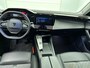 Peugeot 408 1.6 HYbrid Allure Pack 180pk Automaat | 360 Camera | Navigatie | Climate Control | Adaptieve Cruise Control | Keyless Entry/Start | 19" Lichtmetalen Velgen | Verwarmbare Voorstoelen | Apple Carplay/Android Auto |