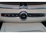Volvo XC60 T5 Inscription - Panorama/schuifdak - IntelliSafe Assist & Surround - Parkeercamera achter - Verwarmde voorstoelen - Parkeersensoren voor & achter - Elektr. bedienb. bestuurdersstoel met geheugen - Extra getint glas - Elektr. inklapbare trekhaak - 19' LMV