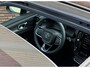 Volvo XC40 B4 Plus Black Edition | Panoramadak met schuif- /kantelfunctie | Elektrische stoelen met geheugenfunctie | 360 graden camera | Extra getint glas | Stoel- /stuurwielverwarming | 20 inch lichtmetalen velgen | Adaptive Cruise Control | BLIS