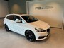 BMW 2-Serie Active Tourer 218d AUTOMAAT CORPORATE LEASE SPORT/CLIMA AIRCO/SCHUIFDAK/TREKHAAK/ISOFIX/NAVIGATIE/ZWARTE LM-VELGEN/LED