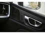 Volvo V60 2.0 T6 Plug-in hybrid AWD Plus Dark | Harman Kardon Audio | Trekhaak | Stoel- / Stuurverwarming Voor + Achter | 360 Camera | Adaptive Cruise | Google | Carplay | Dodehoekdetectie