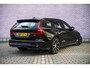 Volvo V60 2.0 T6 Plug-in hybrid AWD Plus Dark | Harman Kardon Audio | Trekhaak | Stoel- / Stuurverwarming Voor + Achter | 360 Camera | Adaptive Cruise | Google | Carplay | Dodehoekdetectie