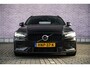 Volvo V60 2.0 T6 Plug-in hybrid AWD Plus Dark | Harman Kardon Audio | Trekhaak | Stoel- / Stuurverwarming Voor + Achter | 360 Camera | Adaptive Cruise | Google | Carplay | Dodehoekdetectie