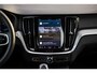 Volvo V60 2.0 T6 Plug-in hybrid AWD Plus Dark | Harman Kardon Audio | Trekhaak | Stoel- / Stuurverwarming Voor + Achter | 360 Camera | Adaptive Cruise | Google | Carplay | Dodehoekdetectie