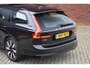 Volvo V90 T8 455PK Plug-in hybrid AWD Ultra Dark | 360 Camera | Trekhaak | All-Season | Gelamineerd Glas |