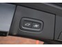 Volvo V90 T8 455PK Plug-in hybrid AWD Ultra Dark | 360 Camera | Trekhaak | All-Season | Gelamineerd Glas |