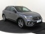 Volkswagen T-Roc 1.5 TSI R-Line | Trekhaak | Achteruitrijcamera | Parkeerassistent | Adaptieve cruise control | CarPlay | Stoelverwarming | Navigatie |