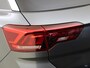 Volkswagen T-Roc 1.5 TSI R-Line | Trekhaak | Achteruitrijcamera | Parkeerassistent | Adaptieve cruise control | CarPlay | Stoelverwarming | Navigatie |