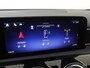 Mercedes-Benz A-klasse 180 AMG Line Panorama Dak / Nightpakket / Parkeercamera / Sfeerverlichting / Stoelverwarming /