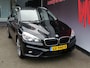 BMW 2-Serie Active Tourer 220i SPORTLINE | LEER | NAVI | 18 INCH | NL-AUTO | NIEUWE APK!!