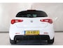 Alfa Romeo Giulietta 1.4 Turbo MultiAir Super | Climate control | Lederen bekleding | Navigatie | 18" Lichtmetaal | Parkeersensor | Cruise control |