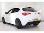 Alfa Romeo Giulietta 1.4 Turbo MultiAir Super | Climate control | Lederen bekleding | Navigatie | 18" Lichtmetaal | Parkeersensor | Cruise control |