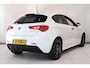 Alfa Romeo Giulietta 1.4 Turbo MultiAir Super | Climate control | Lederen bekleding | Navigatie | 18" Lichtmetaal | Parkeersensor | Cruise control |