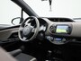 Toyota Yaris 1.5 Hybrid Bi-Tone | Automaat | Panoramadak |  Camera | Navigatie | Climate Control | Trekhaak |