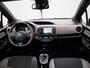 Toyota Yaris 1.5 Hybrid Bi-Tone | Automaat | Panoramadak |  Camera | Navigatie | Climate Control | Trekhaak |