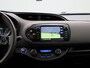 Toyota Yaris 1.5 Hybrid Bi-Tone | Automaat | Panoramadak |  Camera | Navigatie | Climate Control | Trekhaak |
