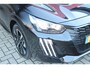 Peugeot 208 Hybrid 110PK e-DCS6 ALLURE | NAVIGATIE | DRAADLOZE APPLE CARPLAY/ANDROID AUTO | DAB+ RADIO | CLIMATE CONTROL | ADAPTIVE CRUISE CONTROL | VERKEERSBORDEN HERKENNING | ACHTERUITRIJ CAMERA | LICHTMETALEN VELGEN 16" |