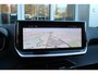 Peugeot 208 Hybrid 110PK e-DCS6 ALLURE | NAVIGATIE | DRAADLOZE APPLE CARPLAY/ANDROID AUTO | DAB+ RADIO | CLIMATE CONTROL | ADAPTIVE CRUISE CONTROL | VERKEERSBORDEN HERKENNING | ACHTERUITRIJ CAMERA | LICHTMETALEN VELGEN 16" |