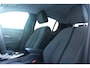 Peugeot 208 Hybrid 110PK e-DCS6 ALLURE | NAVIGATIE | DRAADLOZE APPLE CARPLAY/ANDROID AUTO | DAB+ RADIO | CLIMATE CONTROL | ADAPTIVE CRUISE CONTROL | VERKEERSBORDEN HERKENNING | ACHTERUITRIJ CAMERA | LICHTMETALEN VELGEN 16" |