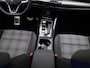 Volkswagen Golf 1.5 eHybrid GTE | Automaat | Panoramadak | Navigatie | Apple Carplay / Android Auto | Trekhaak Inklapbaar | Digital Cockpit | Advanced Keyless | Heads-up Display | Stoel- Stuurverwarming | Lichtmetalen Velgen |