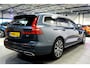Volvo V60 2.0 B4 MHEV 145kW/197pk Aut8 Inscription ADAPT.CRUISE + NAVI SENSUS + DRIVE MODES + PILOT ASSIST + AFN.TREKHAAK + CAMERA + BLIS + LANE ASSIST + STOELVERWARMING + KEYLESS ENTRY&GO + MATRIX LED + PARKSENSOREN V&A + 18" LM-VELGEN!!