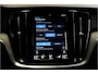 Volvo V60 2.0 B4 MHEV 145kW/197pk Aut8 Inscription ADAPT.CRUISE + NAVI SENSUS + DRIVE MODES + PILOT ASSIST + AFN.TREKHAAK + CAMERA + BLIS + LANE ASSIST + STOELVERWARMING + KEYLESS ENTRY&GO + MATRIX LED + PARKSENSOREN V&A + 18" LM-VELGEN!!