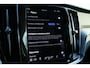 Volvo V60 T6 Plug-in hybrid AWD Plus Dark | Verwarmbare Voorstoelen, Stuurwiel en Achterbank | Semi-Elektrische Trekhaak | Verwarmbare Voorruit | Premium Audio by Harman Kardon | 360-Camera
