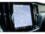 Volvo V60 T6 Plug-in hybrid AWD Plus Dark | Verwarmbare Voorstoelen, Stuurwiel en Achterbank | Semi-Elektrische Trekhaak | Verwarmbare Voorruit | Premium Audio by Harman Kardon | 360-Camera