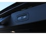 Volvo V60 T6 Plug-in hybrid AWD Plus Dark | Verwarmbare Voorstoelen, Stuurwiel en Achterbank | Semi-Elektrische Trekhaak | Verwarmbare Voorruit | Premium Audio by Harman Kardon | 360-Camera