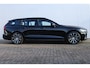 Volvo V60 T6 Plug-in hybrid AWD Plus Dark | Verwarmbare Voorstoelen, Stuurwiel en Achterbank | Semi-Elektrische Trekhaak | Verwarmbare Voorruit | Premium Audio by Harman Kardon | 360-Camera