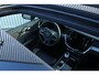 Volvo V60 T6 Plug-in hybrid AWD Plus Dark | Verwarmbare Voorstoelen, Stuurwiel en Achterbank | Semi-Elektrische Trekhaak | Verwarmbare Voorruit | Premium Audio by Harman Kardon | 360-Camera