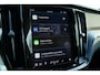 Volvo V60 T6 Plug-in hybrid AWD Plus Dark | Verwarmbare Voorstoelen, Stuurwiel en Achterbank | Semi-Elektrische Trekhaak | Verwarmbare Voorruit | Premium Audio by Harman Kardon | 360-Camera