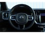 Volvo V60 T6 Plug-in hybrid AWD Plus Dark | Verwarmbare Voorstoelen, Stuurwiel en Achterbank | Semi-Elektrische Trekhaak | Verwarmbare Voorruit | Premium Audio by Harman Kardon | 360-Camera