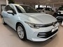 Volkswagen Golf 1.5 eTSI Life Edition | VOORRAAD DIRECT LEVERBAAR  | Automaat | 17 inch velgen | Parkeersensoren | Achteruitrijcamera | IQ.Light | Keyless entry | 360 graden camera | Side Assist |