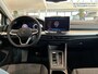 Volkswagen Golf 1.5 eTSI Life Edition | VOORRAAD DIRECT LEVERBAAR  | Automaat | 17 inch velgen | Parkeersensoren | Achteruitrijcamera | IQ.Light | Keyless entry | 360 graden camera | Side Assist |