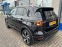 Volkswagen T-Cross 1.0 TSI 2x R-Line / CAMERA/ PARK. SENSOREN/ STOELVERWARM./ DIGITAL DASHBOARD/ ADAPT. CRUISE/ LED/ NAVI/ CLIMA/ 18" LMV