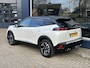Peugeot 2008 1.2 Turbo GT 130 PK Automaat | 1e eigenaar | Stoelverwarming | Full Map Navigatie | Apple Carplay | Trekhaak | Full Led Koplampen | Keyless Entry | Parkeersensoren Rondom | Parelmoer Wit Metallic.