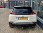 Peugeot 2008 1.2 Turbo GT 130 PK Automaat | 1e eigenaar | Stoelverwarming | Full Map Navigatie | Apple Carplay | Trekhaak | Full Led Koplampen | Keyless Entry | Parkeersensoren Rondom | Parelmoer Wit Metallic.